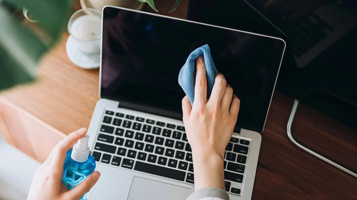 Vệ sinh laptop định kỳ giúp máy hoạt động bền bỉ hơn
