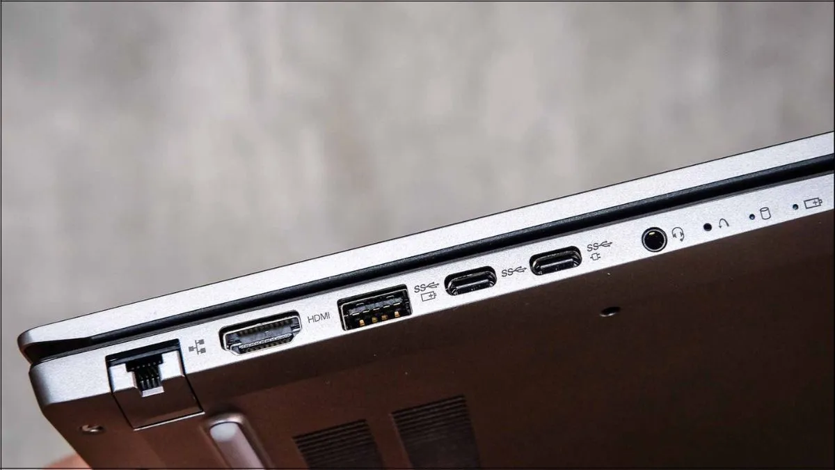 Kiểm tra màn hình, bàn phím, touchpad, các cổng kết nối...trước khi mua