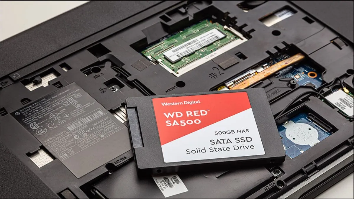 Ổ cứng SSD cho tốc độ khởi động và truy xuất dữ liệu nhanh hơn nhiều so với HDD