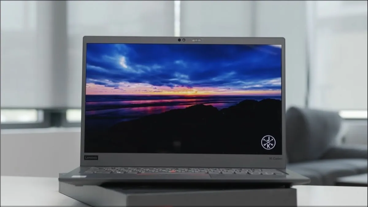 Lenovo ThinkPad X1 Carbon Gen 8 có độ bền bỉ cao, chuẩn quân đội