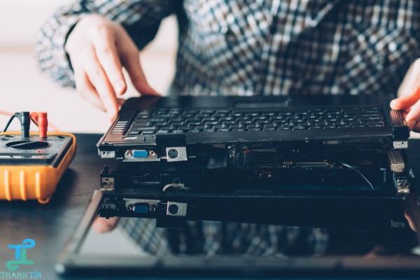 Lỗi phần cứng gây ra lỗi màn hình máy tính nhấp nháy liên tục