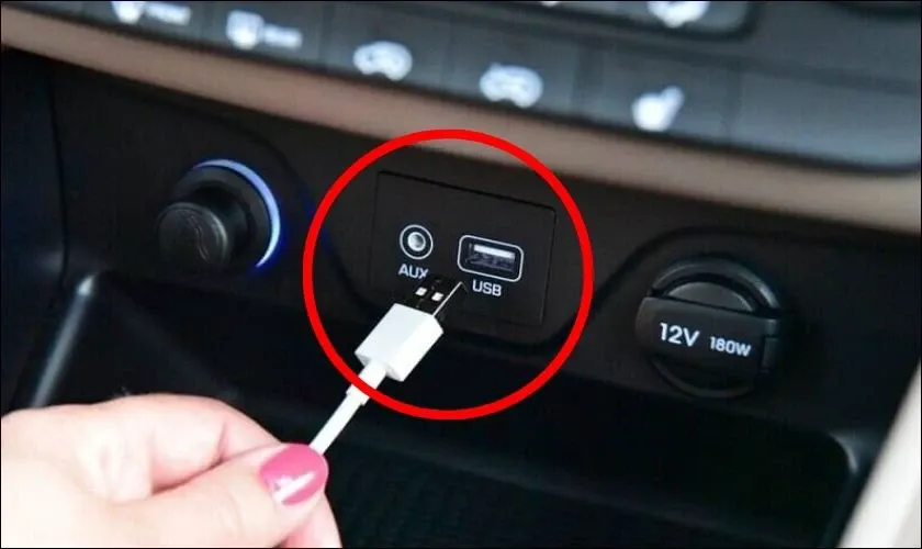 Kiểm tra và đổi cổng kết nối USB