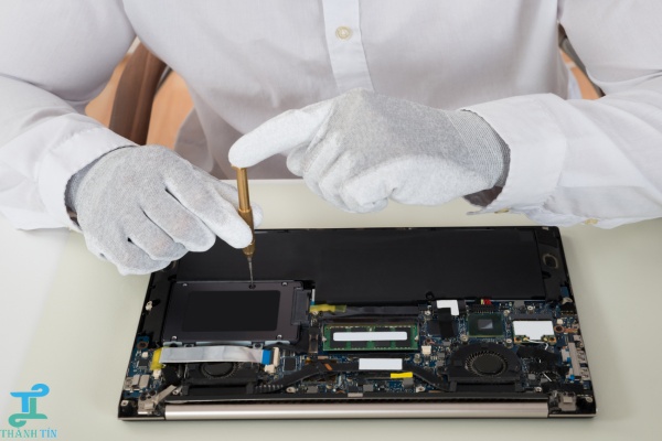 Nên tìm hiểu và lựa chọn đơn vị sửa laptop quận Gò Vấp uy tín