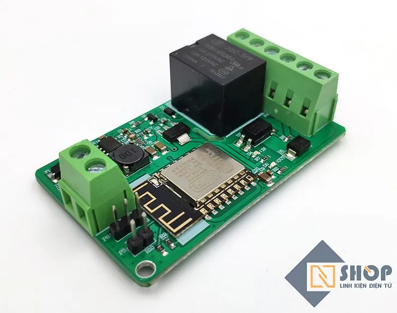Góc nhìn chi tiết module ESP-12F tích hợp trên bo mạch