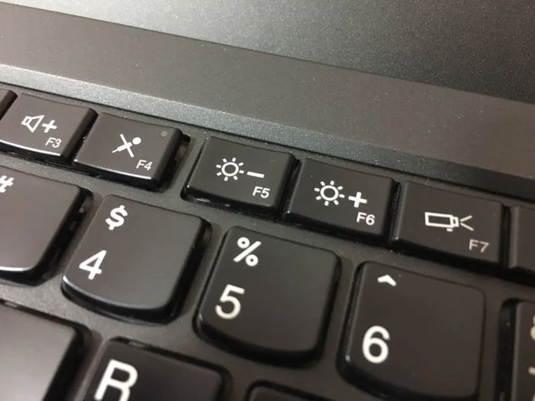 màn hình laptop bị tối do lỗi driver GPU