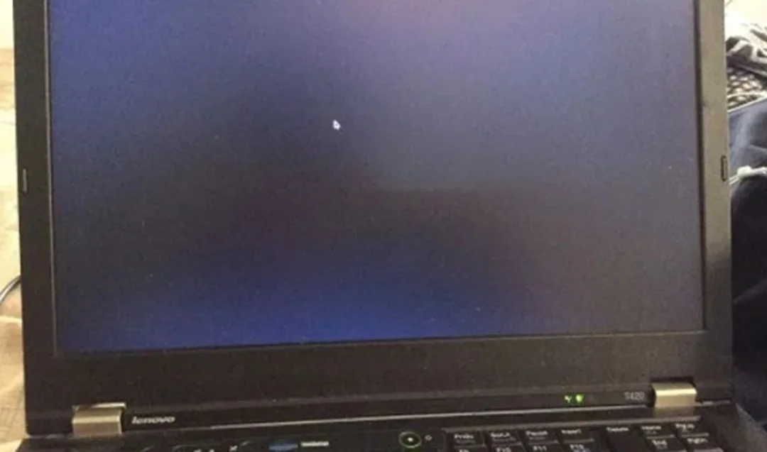 màn hình laptop bị tối do lỗi panel IPS TN OLED