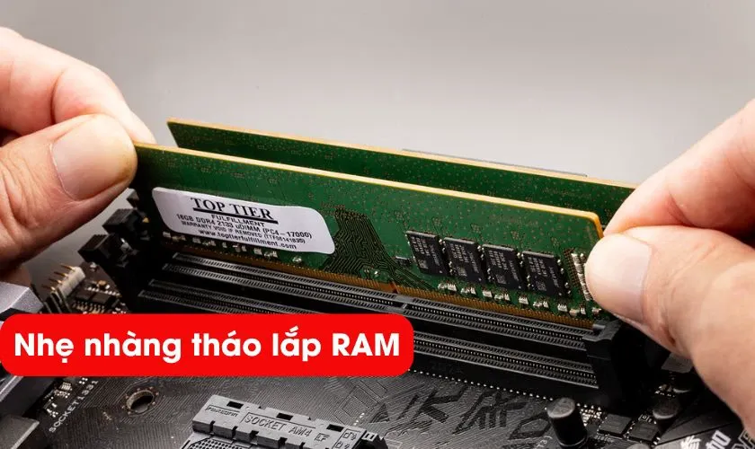 Tháo RAM, vệ sinh và cắm lại đúng vị trí