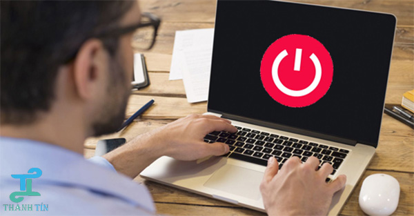 Mang máy tính đến cửa hàng để được hỗ trợ nếu bật không lên