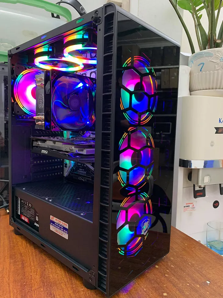 Máy tính thiết kế đồ họa 2