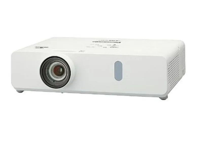 Máy chiếu văn phòng kết nối với laptop qua HDMI