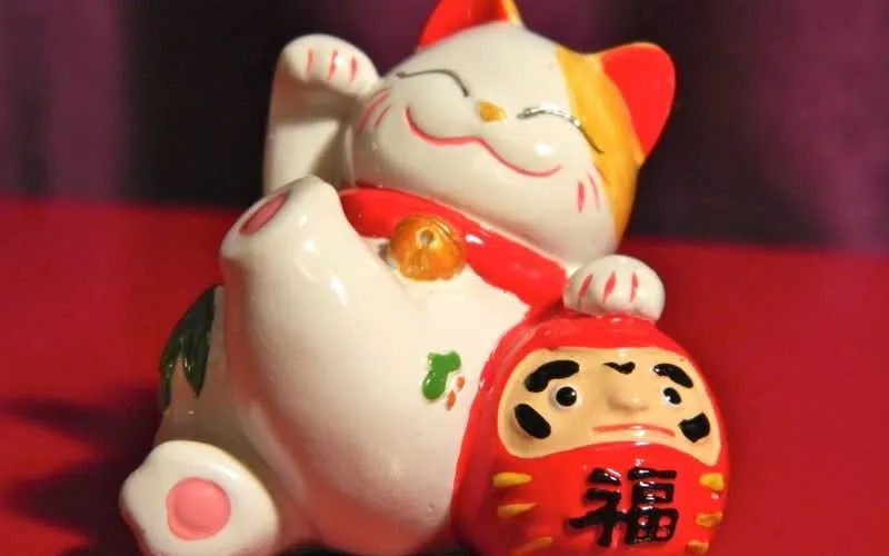 Mèo thần tài Daruma