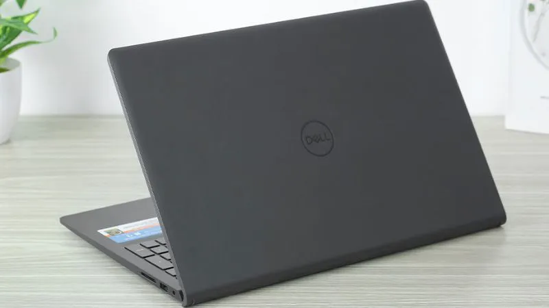 Laptop Dell Inspiron 15 3520 thiết kế hiện đại, tinh tế