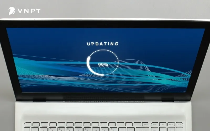 Người dùng trải nghiệm sự ổn định khi làm việc trên máy tính đã được tối ưu hóa