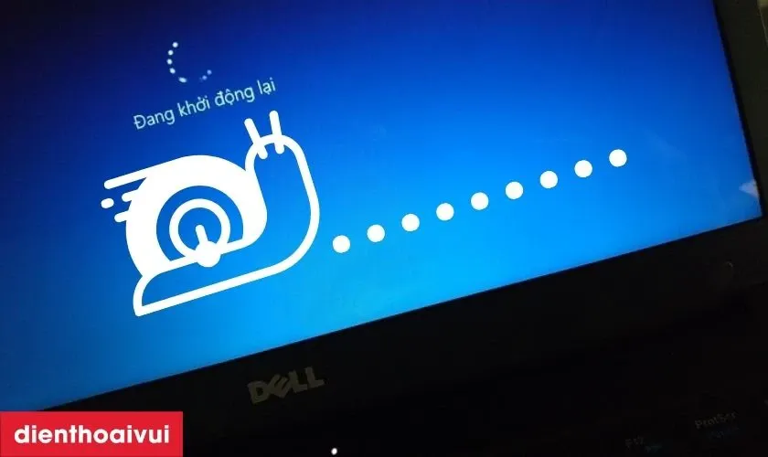 So sánh kích thước và cấu tạo HDD với SSD.