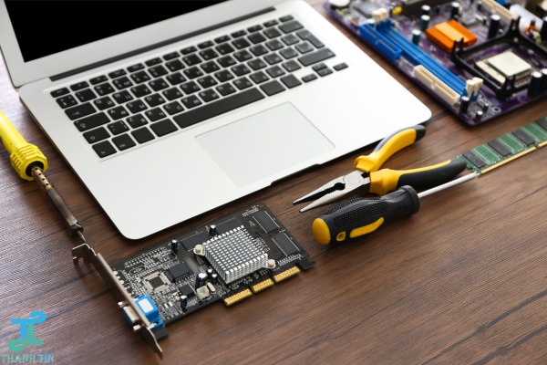 Phần cứng bị hư hỏng gây ra laptop bị đơ màn hình không tắt được
