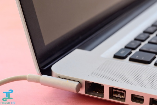 Cần sạc nhiều lần là dấu hiệu phải thay pin laptop MSI