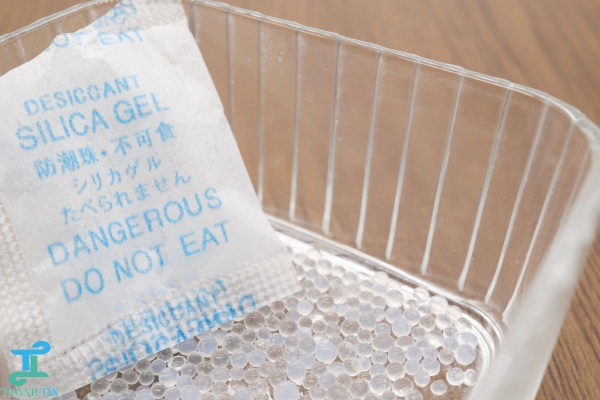 Sử dụng hạt silica gel hạn chế màn hình máy tính bị ẩm