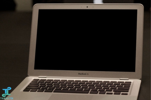 Máy hỏng nguồn nên đưa tới trung tâm sửa laptop Quận Tân Phú