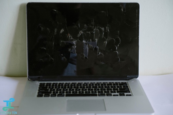 sua-man-hinh-may-tinh-bi-vo-bao-nhieu-tien Sửa màn hình máy tính bị vỡ bao nhiêu tiền?