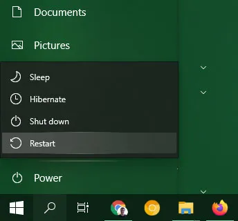 Kỹ thuật viên thực hiện khởi động lại máy tính để xóa lỗi tạm thời