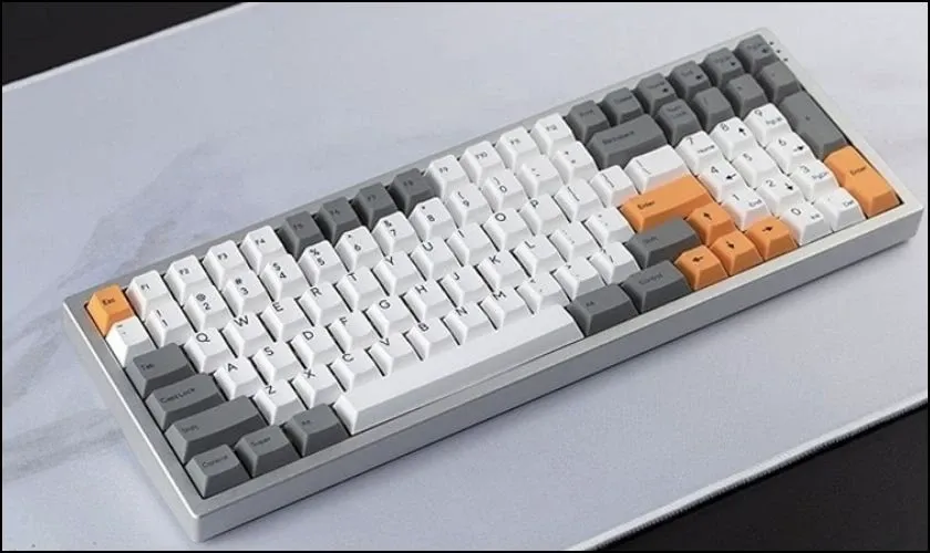 Nguyên lý hoáº¡t Ä‘á»™ng cá»§a bàn phím máy tính là gì?