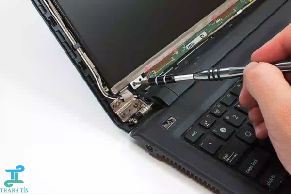 Tháo lắp bản lề cũ