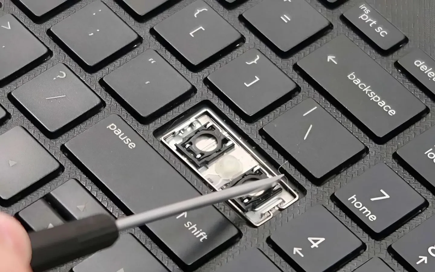 Thay bàn phím laptop Dell