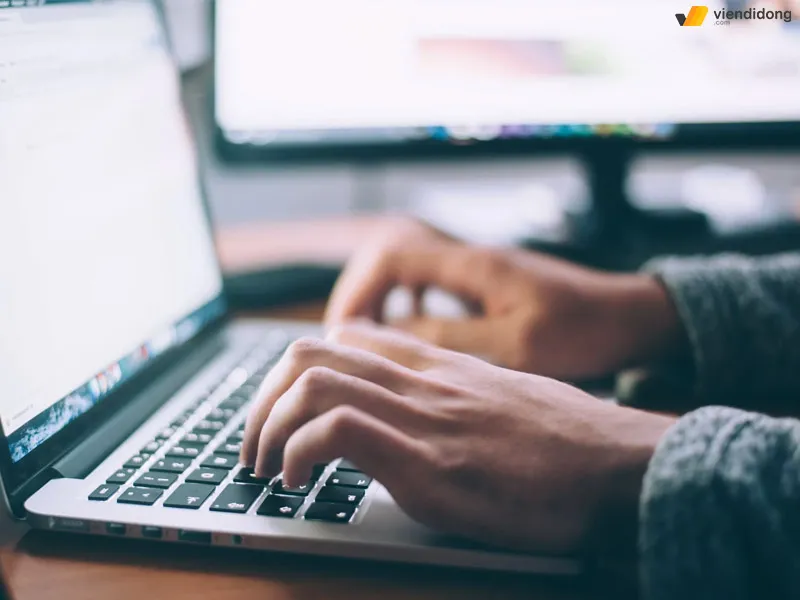 Lỗi gõ phím ra ký tự lạ khiến công việc bị gián đoạn