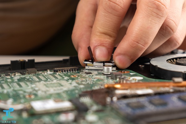 Thay thế linh kiện đã hỏng