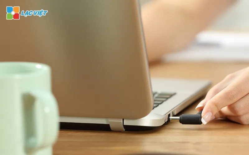 Dấu hiệu laptop bị hư PIN