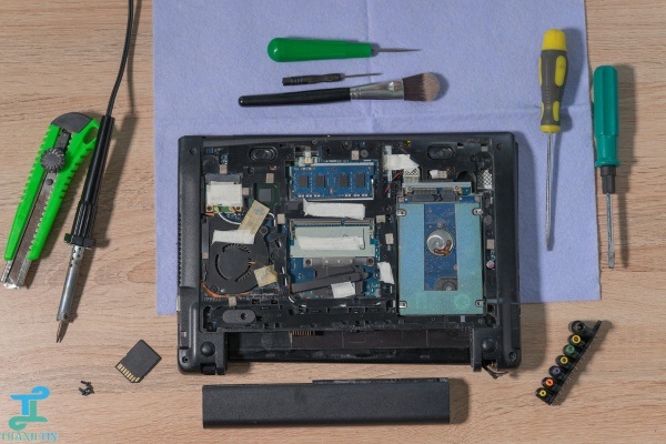 Thay thế linh kiện hỏng khi sửa laptop Quận Bình Tân