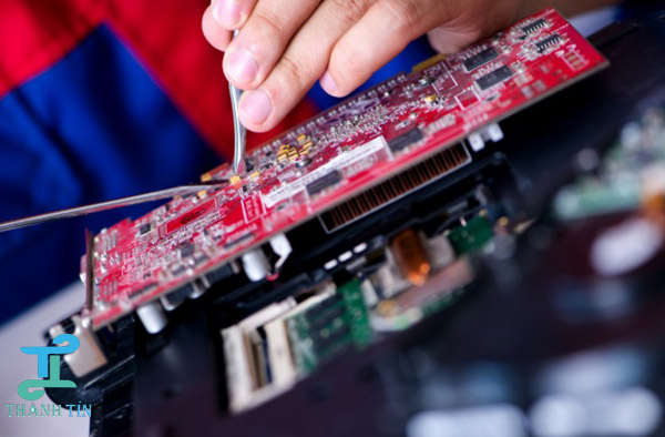 Thay thế linh kiện hỏng khi sửa máy tính Quận 6