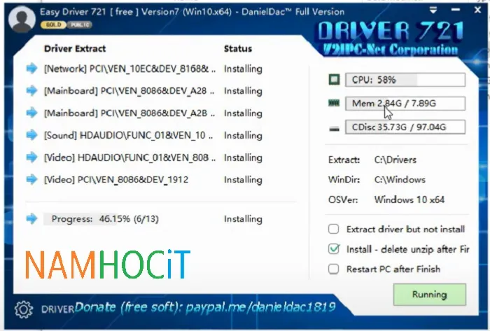 Theo dõi tiến trình cài đặt driver tự động đang diễn ra trên hệ thống