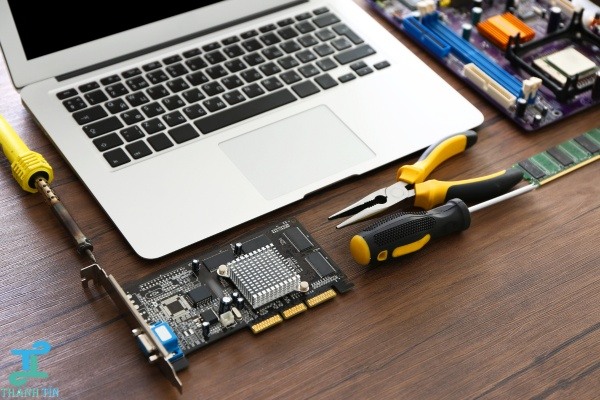 Lỗi phân cứng gây ra màn hình laptop bị nhòe màu