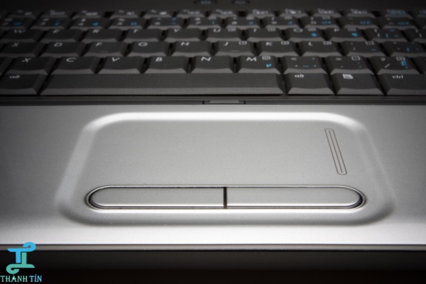 Vệ sinh chuột khi chuột cảm ứng laptop không click được