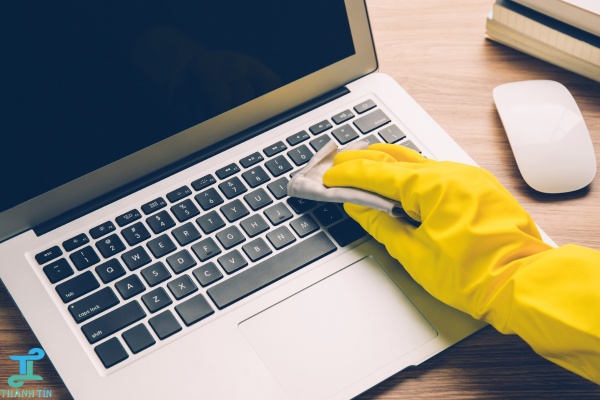 Nên vệ sinh máy tính định kỳ