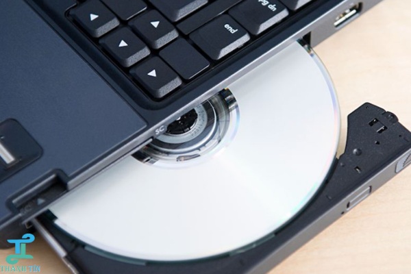 vi-sao-chon-laptop-khong-co-o-dia-cd Laptop không có ổ đĩa CD giảm thiểu trọng lượng
