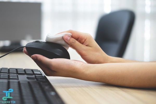 Vì sao nên vệ sinh chuột máy tính?