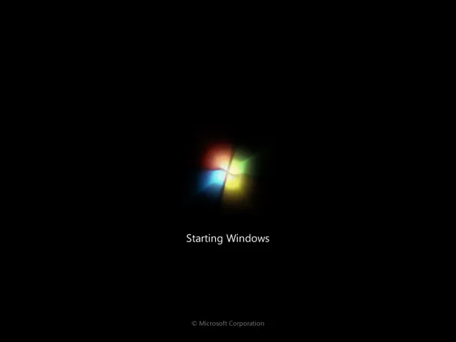Màn hình khởi động Starting Windows 7 xuất hiện sau khi load file
