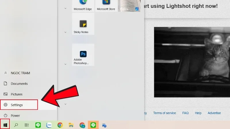 Vào Start (logo hình Windows 10) ở góc dưới, bên trái màn hình. Sau đó chọn Settings