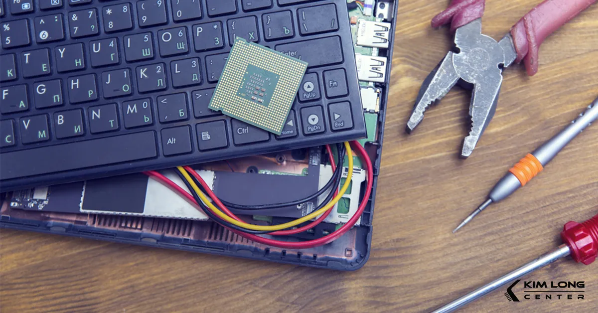 Kiểm tra socket bàn phím LED