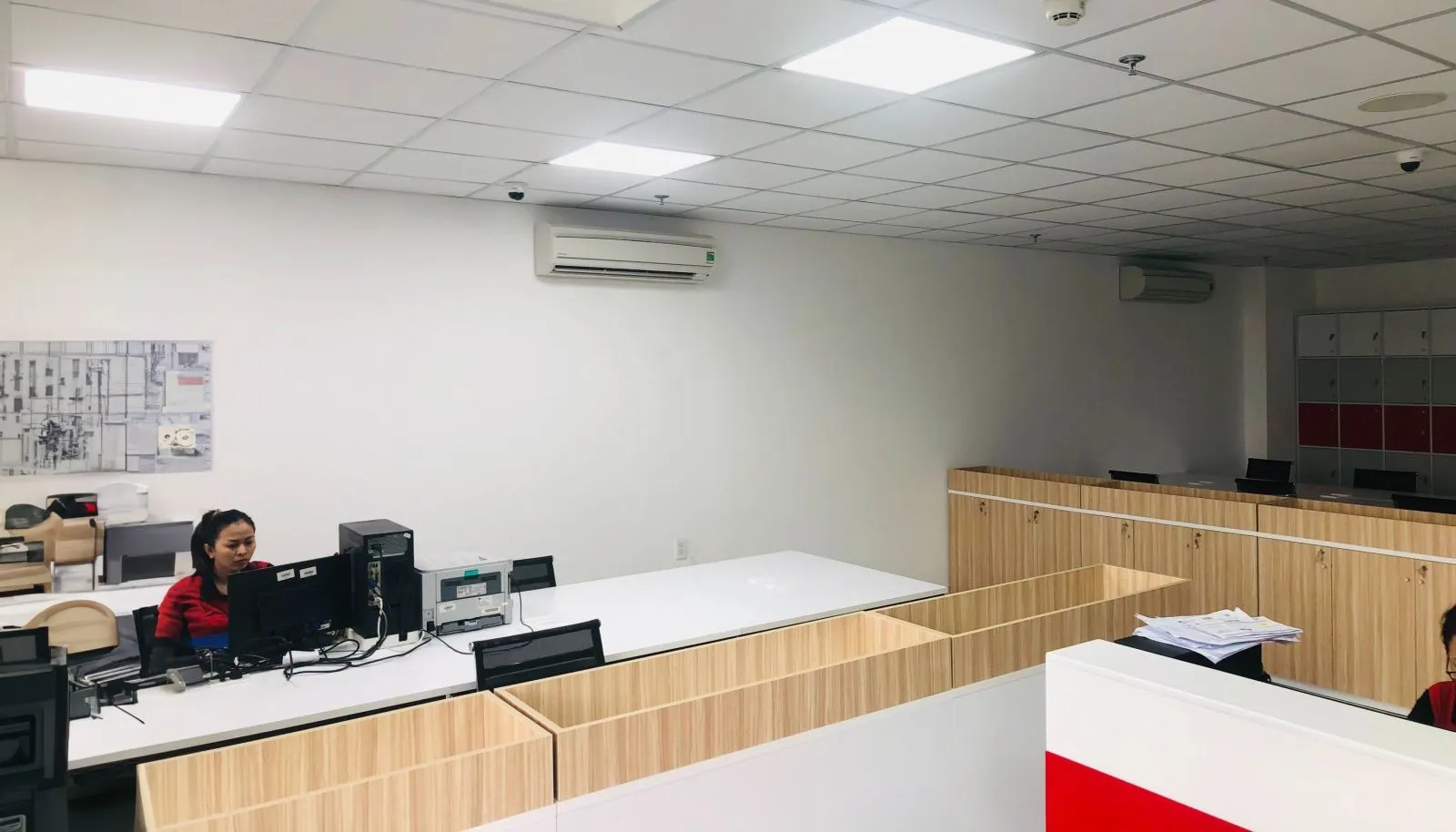 Thi công cáp mạng và thiết bị đầu cuối cho 247 Express