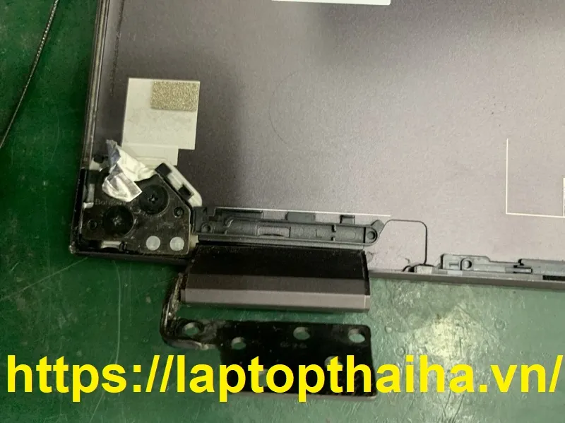 Sửa bản lề laptop bị gãy
